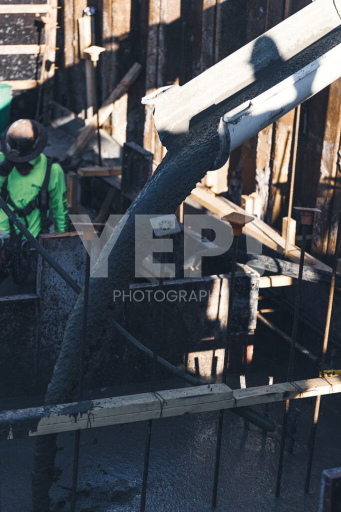 05-construction-location-project-photography-gabrielsphotography-sunrise-concrete-thegallery-sarasota yep-photography-construction-site-commercial-shoot-featuring-building-projects-heavy-machinery-and-progress-photos-hoopers-skanska-onsite