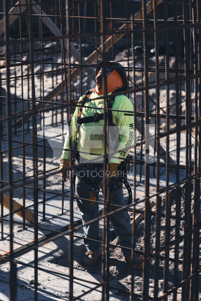 06-construction-location-project-photography-gabrielsphotography-sunrise-concrete-thegallery-sarasota yep-photography-construction-site-commercial-shoot-featuring-building-projects-heavy-machinery-and-progress-photos-hoopers-skanska-onsite