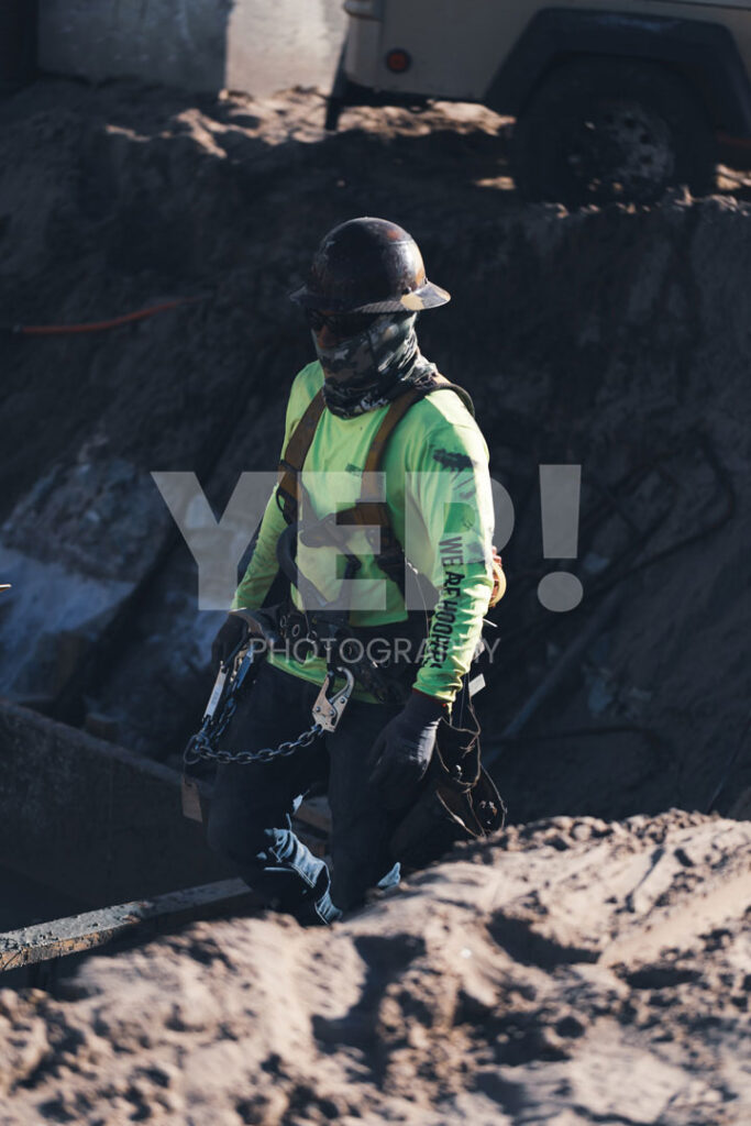 09-construction-location-project-photography-gabrielsphotography-sunrise-concrete-thegallery-sarasota yep-photography-construction-site-commercial-shoot-featuring-building-projects-heavy-machinery-and-progress-photos-hoopers-skanska-onsite