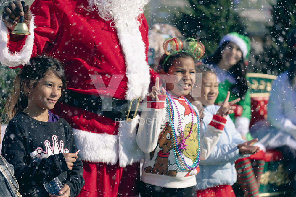 09-titusoneil-wwe-skanska-event-joyofgiving-yepphotography-yep-photography-gabrielsphotography-1 Yep-photography-children-receiving-presents-and-taking-photos-with-santa-claus-at-the-joy-of-giving-charity-event-spreading-holiday-cheer-and-kindness