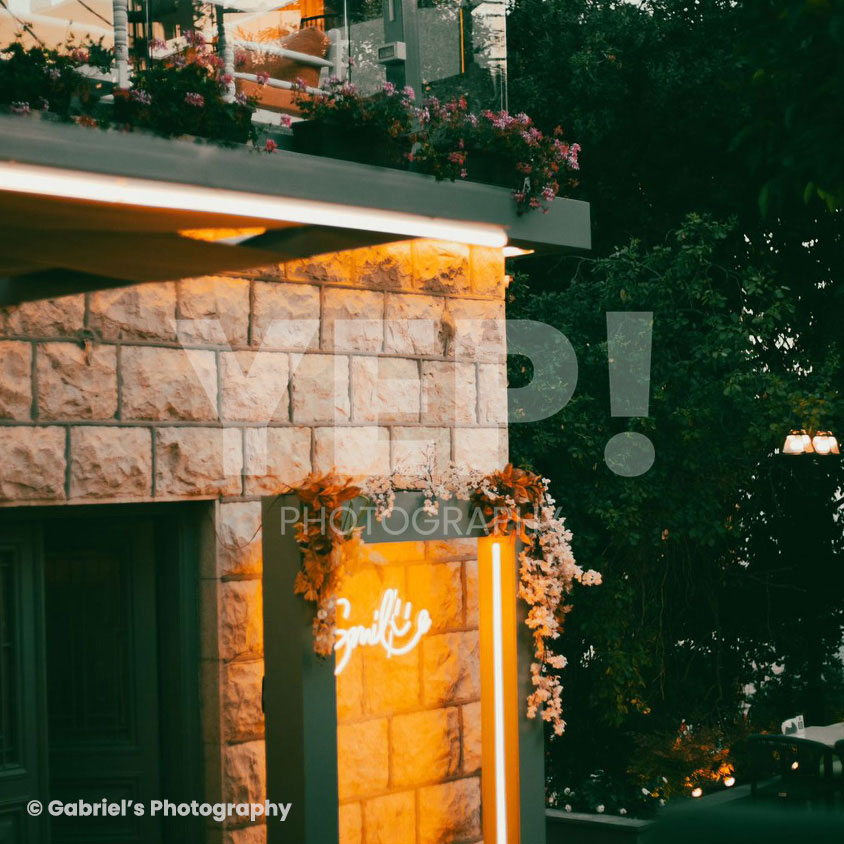 12-Square-cafe-restaurant-Broumana-lebanon-gabrielsphotography-photography-gabriel-aboujaoude-designer-creativedirector yep-photography-square-cafe-broumana-rustic-outdoor-restaurant-photography-featuring-natural-wood-decking-farm-to-table-dishes-and-sunset-views
